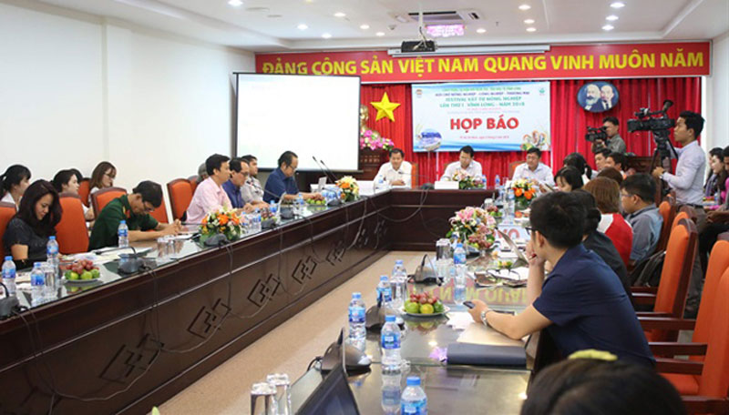 Tại TP HCM, UBND tỉnh Vĩnh Long và Hội Nông dân Việt Nam đã tổ chức họp báo giới thiệu về “Festival Vật tư Nông nghiệp Việt Nam – Vĩnh Long, 2018
