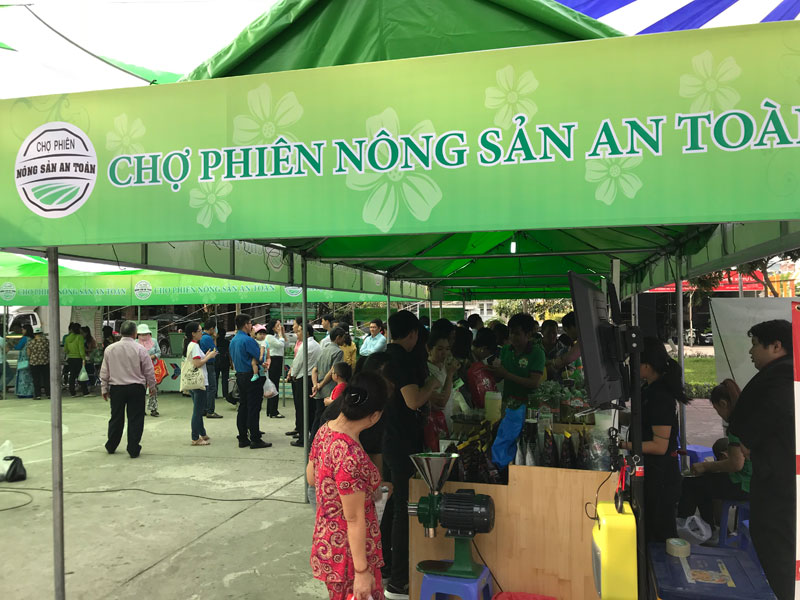 Khai mạc Chợ phiên Nông sản an toàn thành phố Hồ Chí Minh – Quận 6